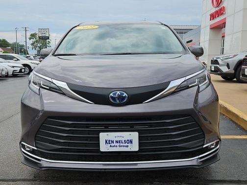 2021 Toyota Sienna XLE 7 Passenger