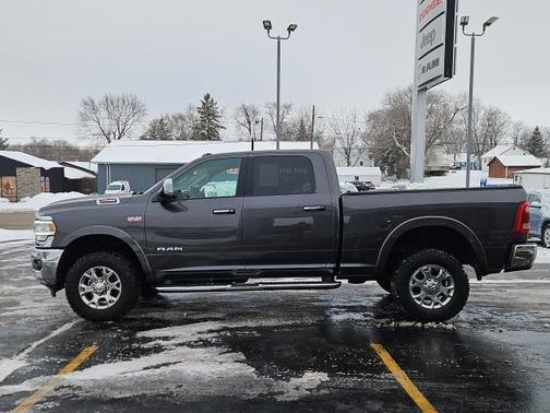 2022 RAM 2500 Laramie Crew Cab 4x4 6'4' Box
