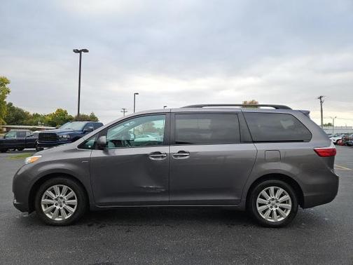 2017 Toyota Sienna XLE Premium