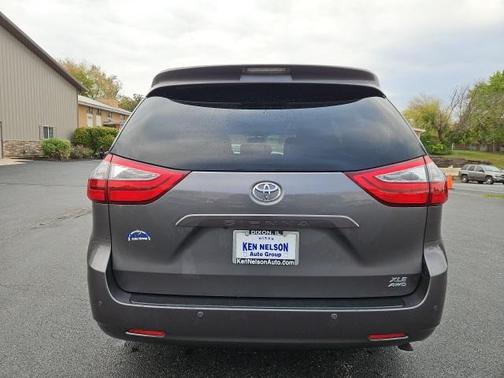 2017 Toyota Sienna XLE Premium