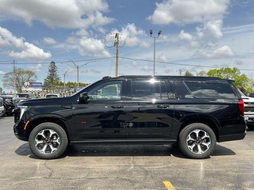 Onyx Black 2026 GMC Yukon XL 4WD AT4 Ultimate