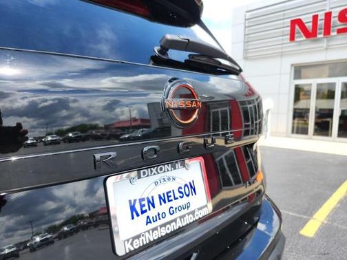 2025 Nissan Rogue Rock Creek