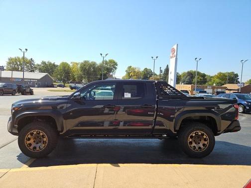 2025 Toyota Tacoma Hybrid Trailhunter