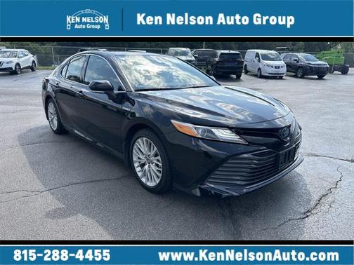 2019 Toyota Camry Hybrid XLE