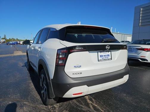 2025 Nissan Kicks SV