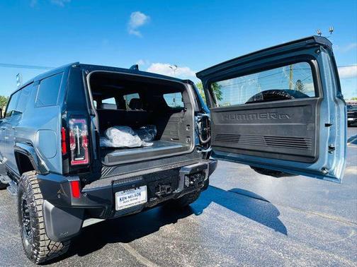 2024 GMC HUMMER EV SUV 3X