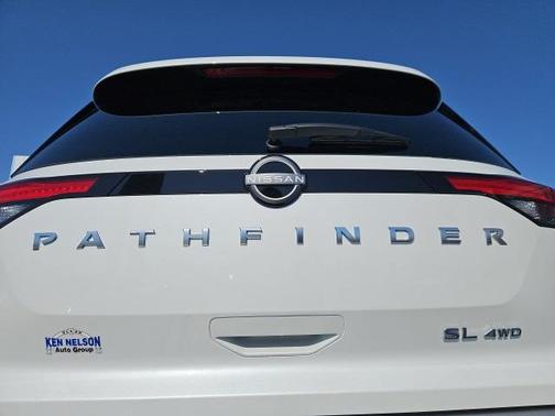 2025 Nissan Pathfinder SL 4WD