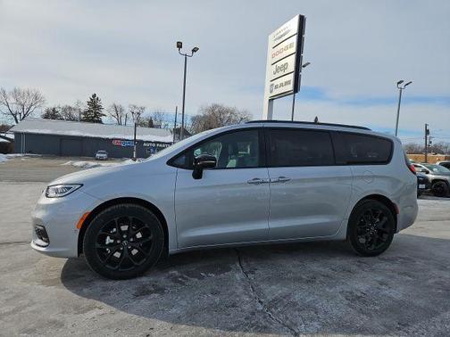 2026 Chrysler Pacifica L