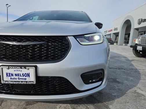 2026 Chrysler Pacifica L