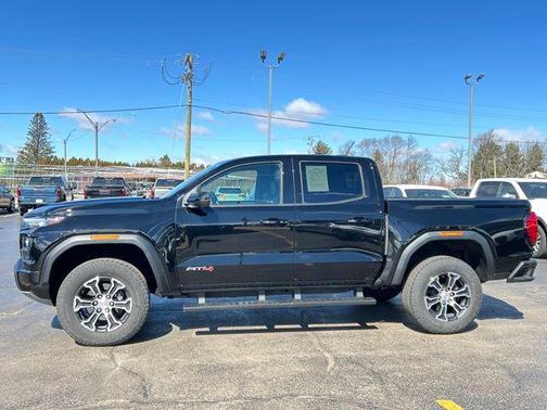 2023 GMC Canyon AT4