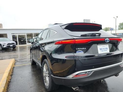 2022 Toyota Venza XLE