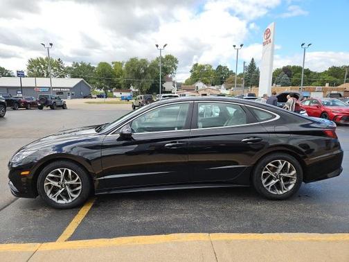 2022 Hyundai SONATA SEL