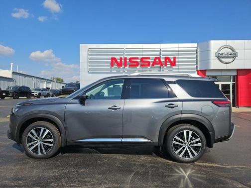 2025 Nissan Pathfinder Platinum 4WD