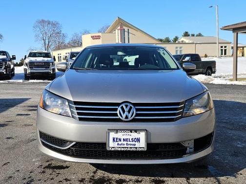 2014 Volkswagen Passat 1.8T Auto SE w/Sunroof & Nav