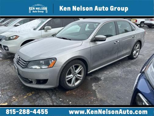2014 Volkswagen Passat 1.8T Auto SE w/Sunroof & Nav
