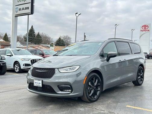 2023 Chrysler Pacifica Touring L