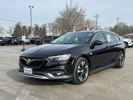 2018 Buick Regal TourX Essence