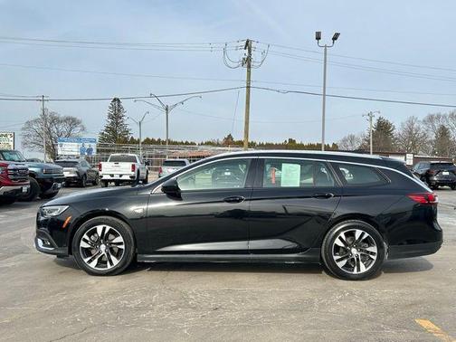 2018 Buick Regal TourX Essence