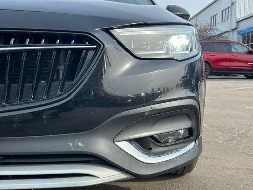 2018 Buick Regal TourX Essence