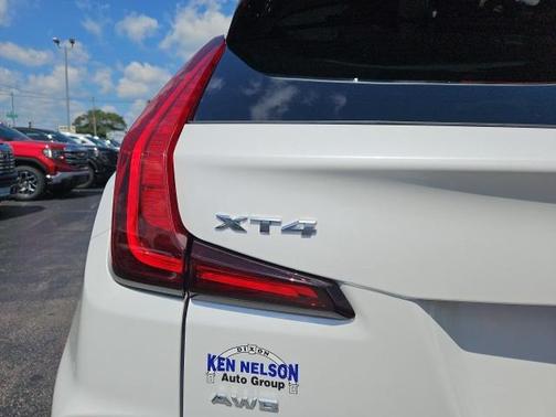 2024 Cadillac XT4 Premium Luxury