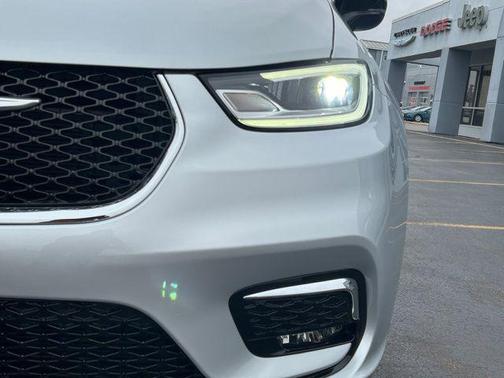 2026 Chrysler Pacifica L