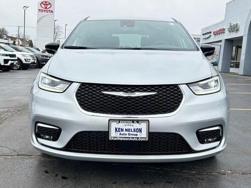 2026 Chrysler Pacifica L