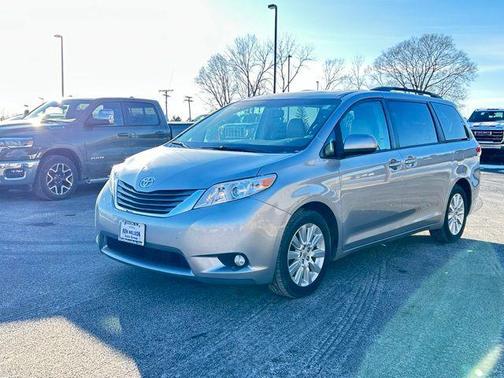 2013 Toyota Sienna XLE