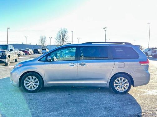 2013 Toyota Sienna XLE