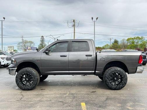 Granite Crystal Metallic Clearcoat 2016 RAM 1500 Big Horn