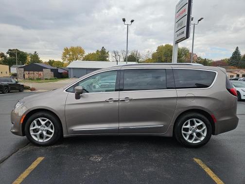 2018 Chrysler Pacifica Touring-L