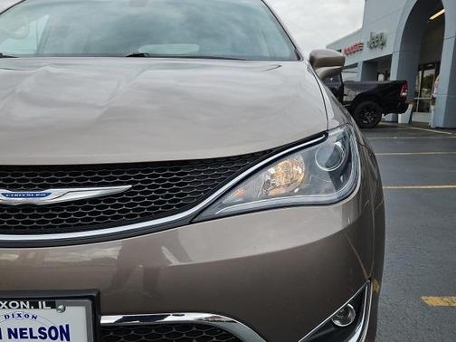 2018 Chrysler Pacifica Touring-L