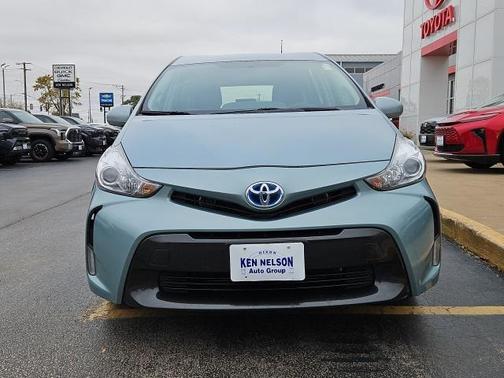 2015 Toyota Prius v Five