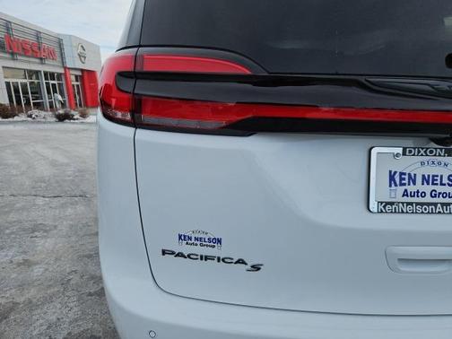 2026 Chrysler Pacifica L