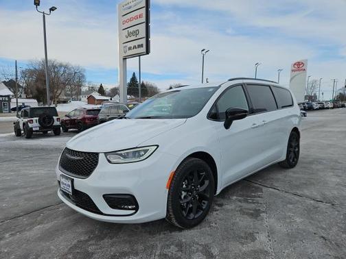 2026 Chrysler Pacifica L