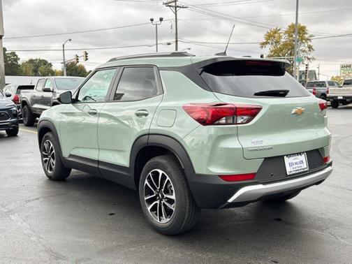 Cacti Green 2026 Chevrolet Trailblazer LT