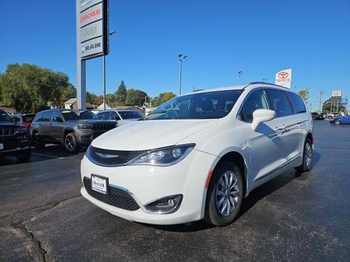 2018 Chrysler Pacifica Touring-L