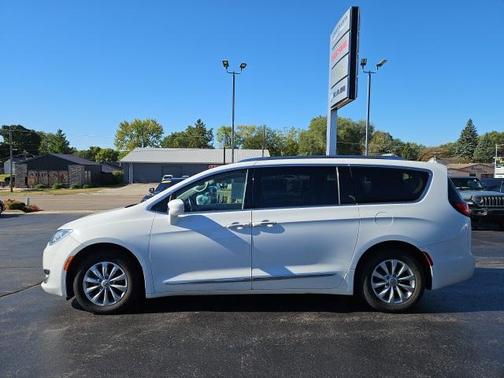 2018 Chrysler Pacifica Touring-L