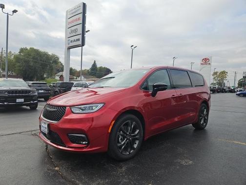 2026 Chrysler Pacifica L