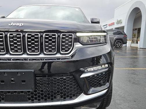 2025 Jeep Grand Cherokee Summit
