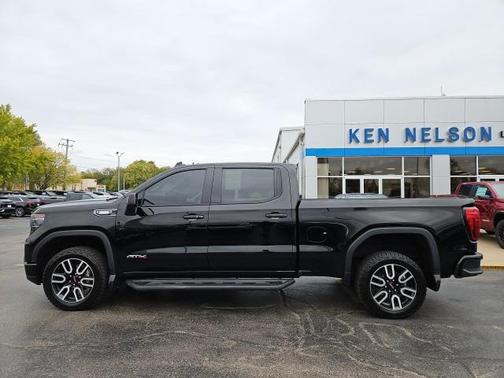 2023 GMC Sierra 1500 AT4