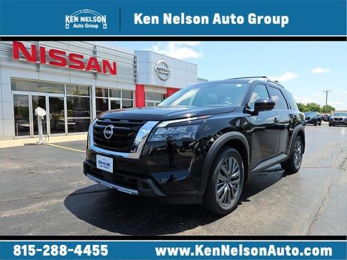 2025 Nissan Pathfinder SL 4WD