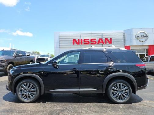 2025 Nissan Pathfinder SL 4WD