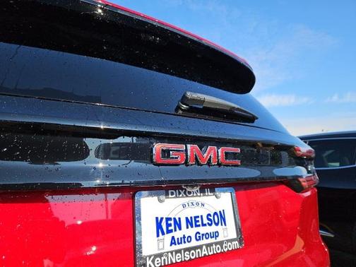 2026 GMC Acadia AWD AT4