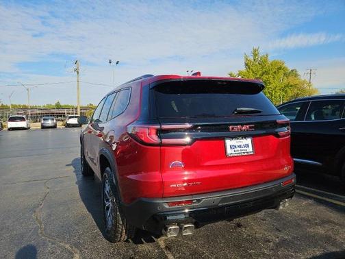 2026 GMC Acadia AWD AT4