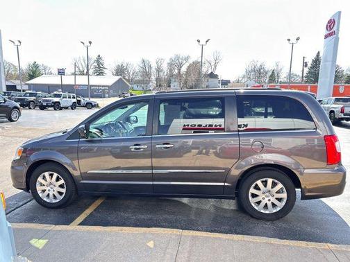 2015 Chrysler Town & Country Touring