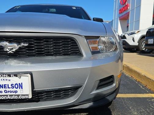 2011 Ford Mustang V6 Premium