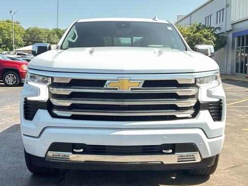 Polar White Tricoat 2026 Chevrolet Silverado 1500 High Country