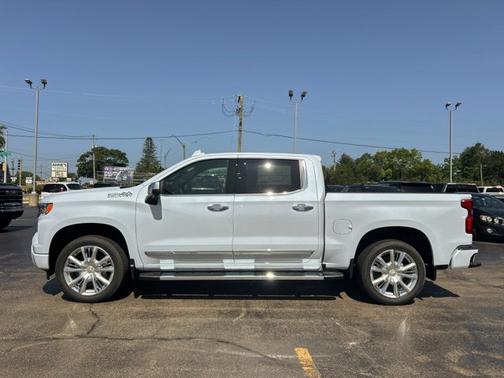 Polar White Tricoat 2026 Chevrolet Silverado 1500 High Country