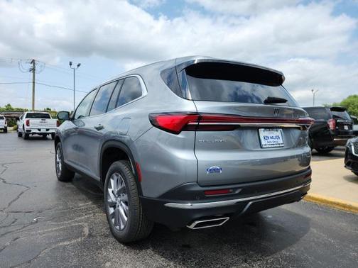 2025 Buick Enclave Preferred FWD