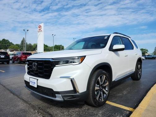 2025 Honda Pilot Touring 8-Passenger